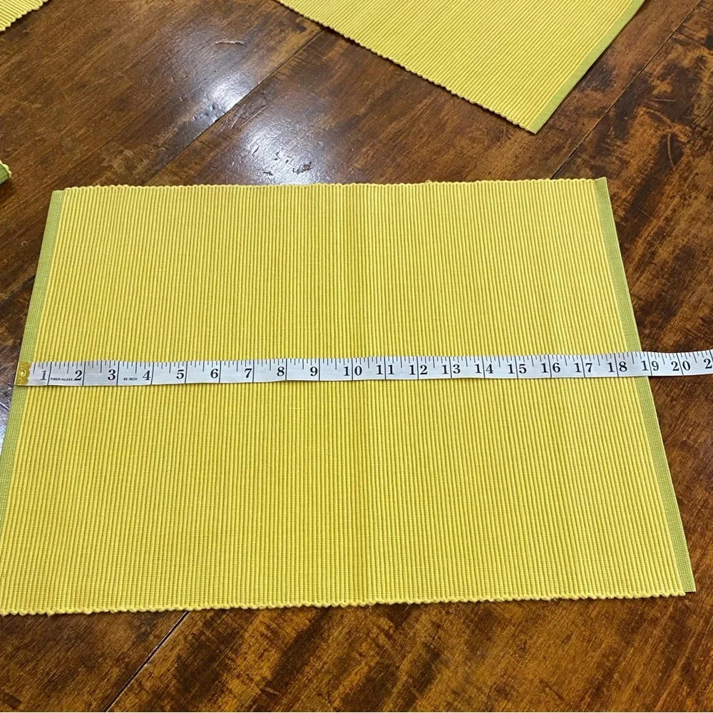 Pottery Barn Placemats Set of Four Yellow and Green Cotton Twill Contemporary